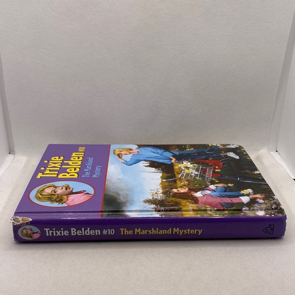 Trixie Belden Books: The Mysterious Visitor and The Marshland Mystery - Picture 11 of 16